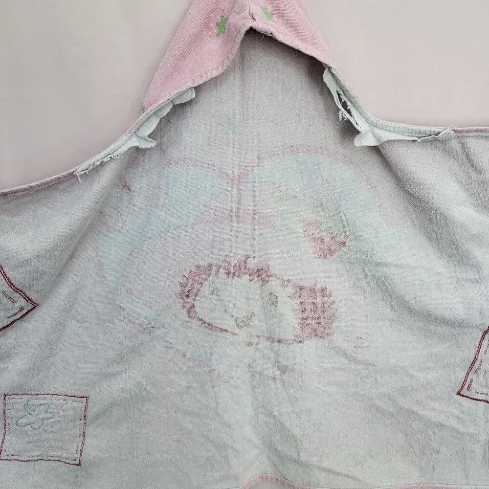 Strawberry Shortcake hooded toddler Bath Towel Vintage 90s Retro quilted